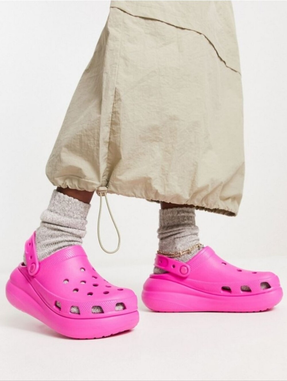 CROCS Crush Platform Clogs Dragon Fruit Bright Pink